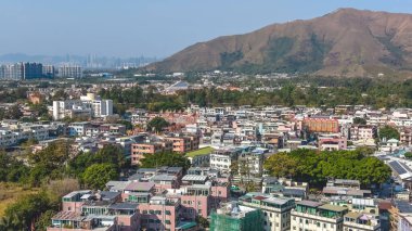 16 Ocak 2026 'da Kam Sheung Demiryolu yakınında sakin bir köy halkı.