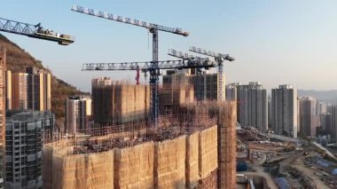 Parlak Gün Işığı Anderson Sitesi 'nde Aktif İnşaat Çalışmalarını Aydınlattı, Ocak 10 2026