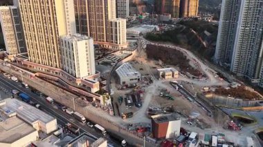 Parlak Gün Işığı Anderson Sitesi 'nde Aktif İnşaat Çalışmalarını Aydınlattı, Ocak 10 2026