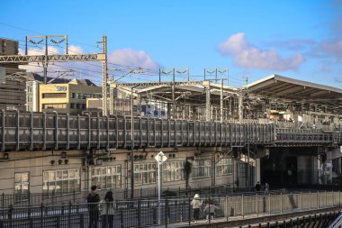 Kyoto 'yu büyük Japon şehirlerine bağlayan modern demiryolu sistemi 29 Kasım 2025