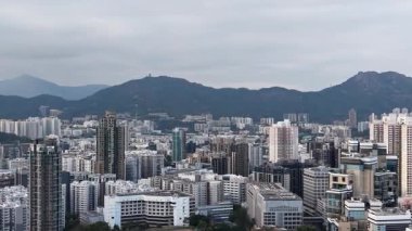 Yumuşak Gün Işığı, Ho Man Tin Skyline ve Hills 'i aydınlatıyor, 3 Şubat 2026