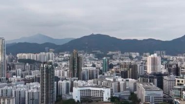 Yumuşak Gün Işığı, Ho Man Tin Skyline ve Hills 'i aydınlatıyor, 3 Şubat 2026