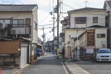 Geleneksel ev ve bahçelerin sergilendiği sakin Kyoto mahallesi, 24 Kasım 2025