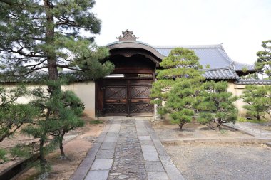 24 Kasım 2025 'te fusuma resimleriyle birlikte tarihi Juko alt tapınakta.