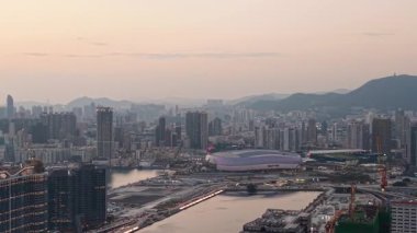 Günbatımı parıltısı, Kai Tak Spor Parkı 8 Şubat 2026 'yı vurguluyor