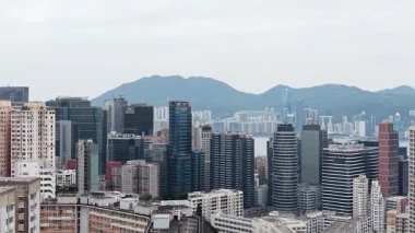 Ngau Tau Kok silueti konut kuleleri ve ofisleri harmanlıyor, 8 Şubat 2026