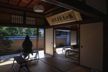 Zarif Japon Tapınağı Mimarisi Kapalı ve Açık Ahenk No: 24 2025