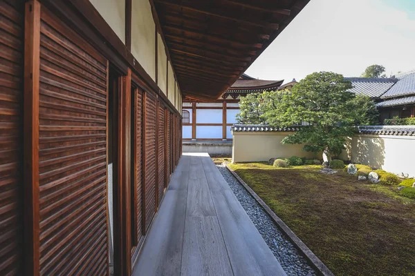 Geleneksel Japon Mimarisi Kapalı Alan ve Açık Ahenk No: 24 2025