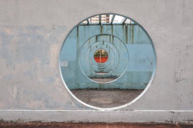 Ünlü emlak otoparkı çatısı geometrik tünel yapısını gözler önüne seriyor 8 Şubat 2026