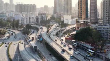 Prens Edward Yolu Doğu Kanalları Kowloon üzerinden Trafik, 15 Şubat 2026