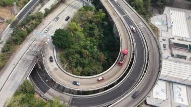 20 Şubat 2026 'da Kowloon Hills ve Urban County' yi birbirine bağlayan ana yol bölümü.