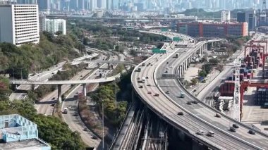 Ana Otoyol Konteynır Limanını Kuzeybatı Kowloon 'a Bağlıyor. 16 Şubat 2026