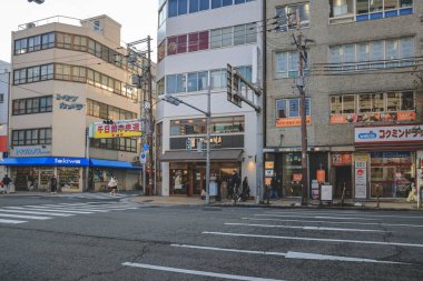 Elektronik ve animeleriyle tanınan hareketli alışveriş caddesi 25 Kasım 2025