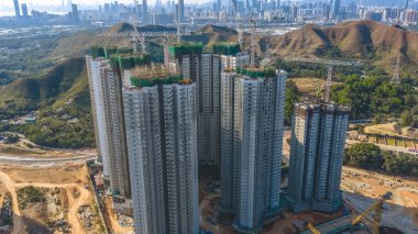 Geniş inşaat arazisi yaklaşan kentsel büyüme için arazi hazırlıyor. 18 Şubat 2026