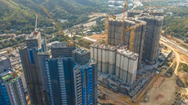 Geniş inşaat arazisi yaklaşan kentsel büyüme için arazi hazırlıyor. 18 Şubat 2026