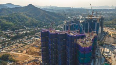 Geniş inşaat arazisi yaklaşan kentsel büyüme için arazi hazırlıyor. 18 Şubat 2026