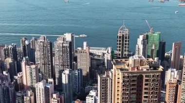 Sai Ying Pun Kuleleri 14 Şubat 2026 'da Batı yamacından yükseliyor.