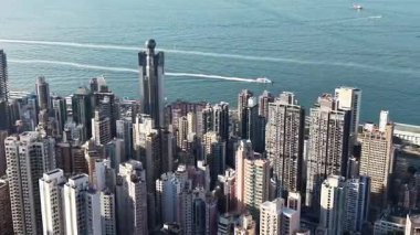 Sai Ying Pun Kuleleri 14 Şubat 2026 'da Batı yamacından yükseliyor.