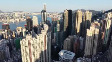 Sai Ying Pun Kuleleri 14 Şubat 2026 'da Batı yamacından yükseliyor.