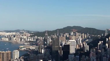 Victoria Limanı Iconic Hong Kong Skylines Under Clear Skies, 14 Şubat 2026