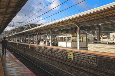 Kyoto Japonya 'daki Ulaşım Merkezi ve Şehir Manzarası 26 Kasım 2025