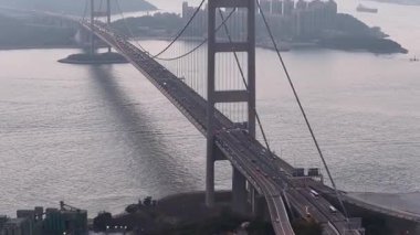 Zarif Kablo Kalıcı Köprü Sahne Arkaplanı 21 Şubat 2026