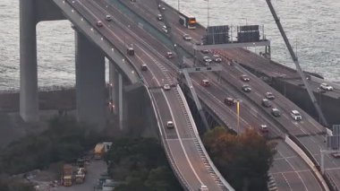 Zarif Kablo Kalıcı Köprü Sahne Arkaplanı 21 Şubat 2026