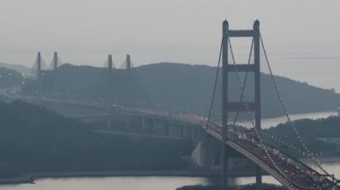 Zarif Kablo Kalıcı Köprü Sahne Arkaplanı 21 Şubat 2026