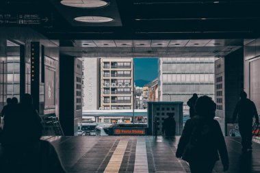 27 Kasım 2025 'te Kyoto şehrinin ikonik ulaşım merkezi ve mimarisi