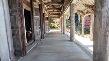 Sanzenin Tapınağı 23 Kasım 2025 'te yosun bahçeleri ve zarif salon mimarisine sahiptir.