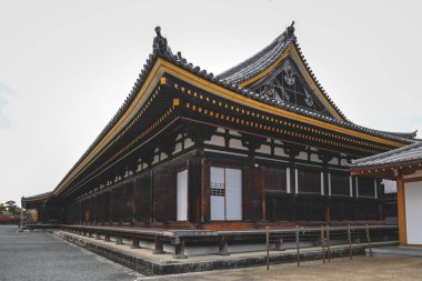 Tarihi tapınağın içi ahşap mimari ve kültür mirasının sergilendiği 28 Kasım 2025