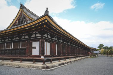 Tarihi tapınağın içi ahşap mimari ve kültür mirasının sergilendiği 28 Kasım 2025