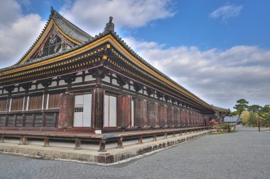 Tarihi tapınağın içi ahşap mimari ve kültür mirasının sergilendiği 28 Kasım 2025