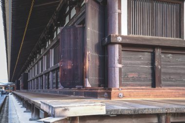 Tarihi tapınağın içi ahşap mimari ve kültür mirasının sergilendiği 28 Kasım 2025