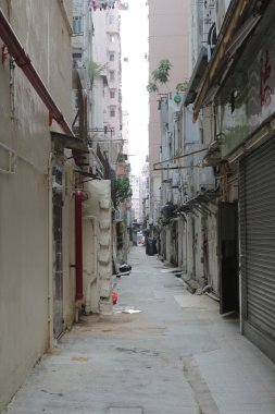 hong kong dağınık yan sokakta