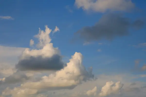 Awan dengan sinar matahari — Stok Foto