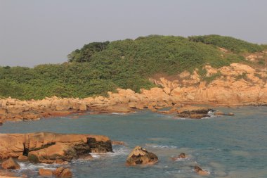 kayalık deniz Sahili ve şek o bulanık suda