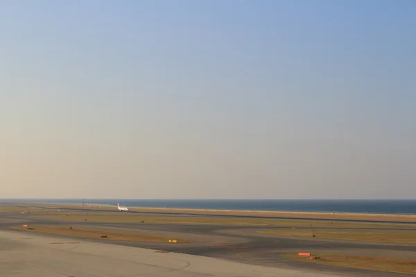Nagoya, Chubu Centrair internationella flygplats landningsbana — Stockfoto