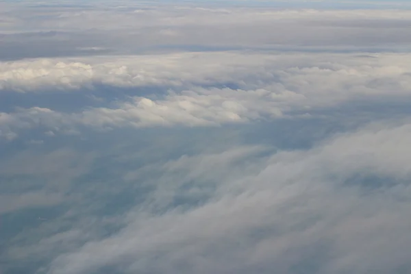 飛行機からの雲と空のビュー — ストック写真