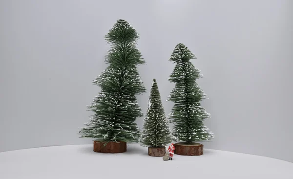 Decoração de Natal e neve em madeira — Fotografia de Stock