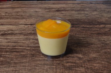 Hindistan cevizi mango puding
