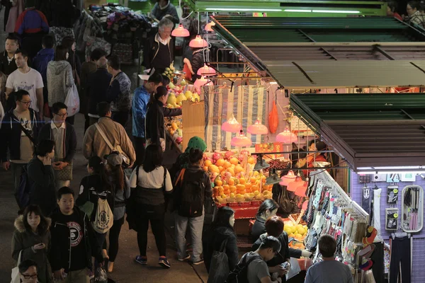 Zajęty ulicy rynku o Fa Yuen Street — Zdjęcie stockowe
