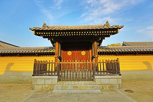 Templo de Shitennoji em Tennoji Ward, Osaka — Fotografia de Stock