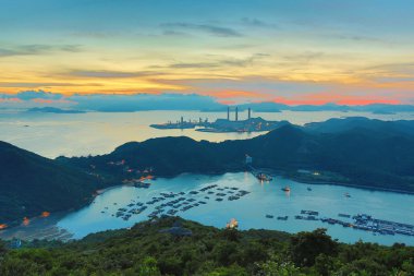 Ling Kok Shan dan Lamma görünümünü 