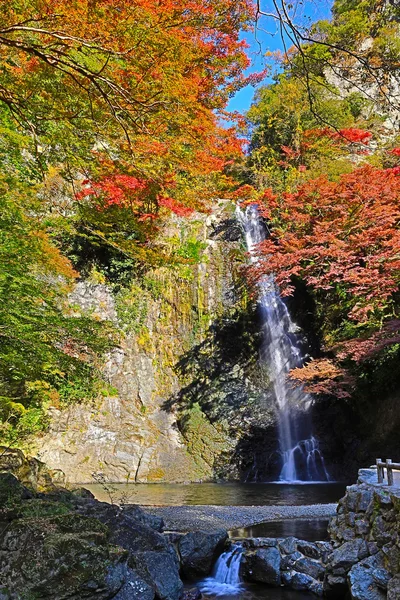 Minoh waterval in het najaar, Osaka, Japan — Stockfoto