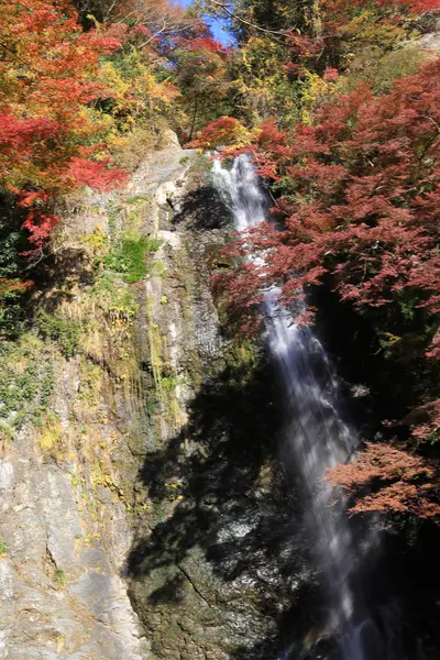 Wodospad Minoh w jesieni, Osaka, Japonia — Zdjęcie stockowe