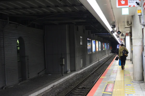 Tågstationen i osaka, Japan — Stockfoto