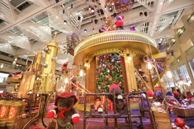 2015 yılında, sokaklarda Noel süsleri