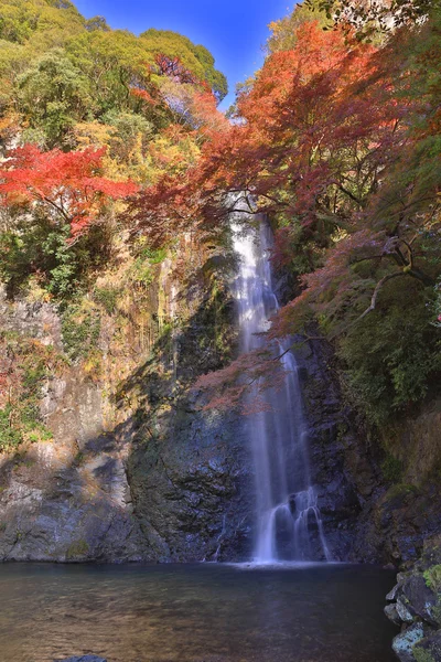 Wodospad Minoh w jesieni, Osaka, Japonia — Zdjęcie stockowe