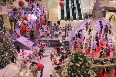 2015 yılında, sokaklarda Noel süsleri